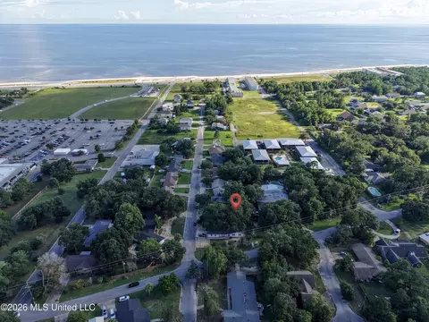 View/Area - 1560 E Second St, Pass Christian, MS 39571 photo 4 of 9