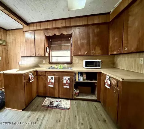 Kitchen - 307 Albert St, Brookhaven, MS 39601 photo 1 of 2