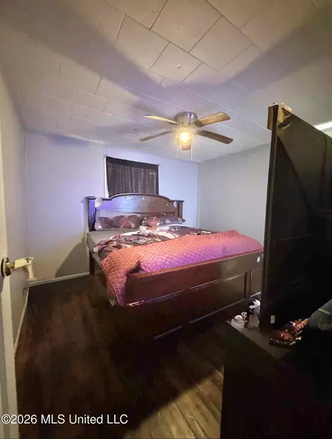 Bedroom - 307 Albert St, Brookhaven, MS 39601 photo 2 of 2