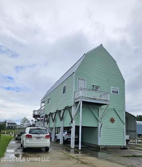 11028 Minnesota St, Bay Saint Louis, MS 39520