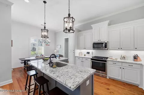 Kitchen - 120 Hampton Trl, Madison, MS 39110 photo 2 of 5