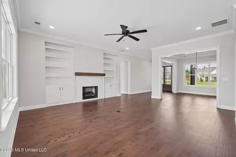 Living - 2275 Livingston Way, Hernando, MS 38632 photo 3 of 4