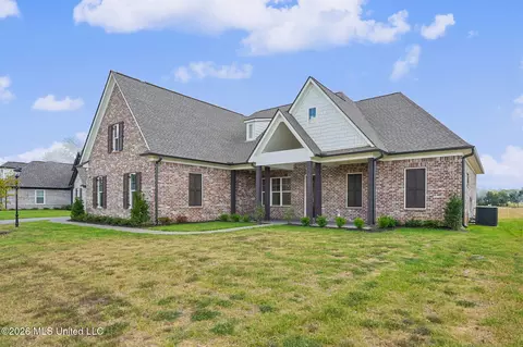 Exterior - 2275 Livingston Way, Hernando, MS 38632 photo 2 of 7