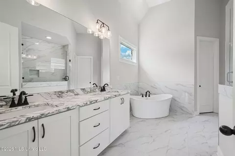Bath - 2275 Livingston Way, Hernando, MS 38632 photo 1 of 4