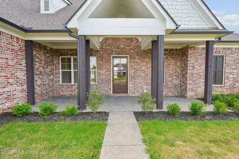 Exterior - 2275 Livingston Way, Hernando, MS 38632 photo 4 of 7