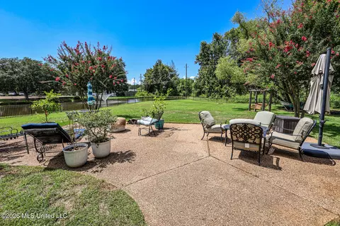 Exterior - 282 Lighthouse Ln, Brandon, MS 39047 photo 7 of 10