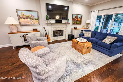 Living - 282 Lighthouse Ln, Brandon, MS 39047 photo 3 of 4