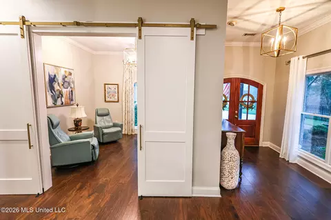 Entry Way - 282 Lighthouse Ln, Brandon, MS 39047 photo 8 of 10