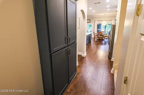 Entry Way - 282 Lighthouse Ln, Brandon, MS 39047 photo 7 of 10