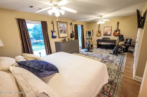 Bedroom - 282 Lighthouse Ln, Brandon, MS 39047 photo 6 of 9