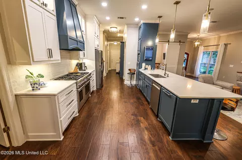 Entry Way - 282 Lighthouse Ln, Brandon, MS 39047 photo 5 of 10