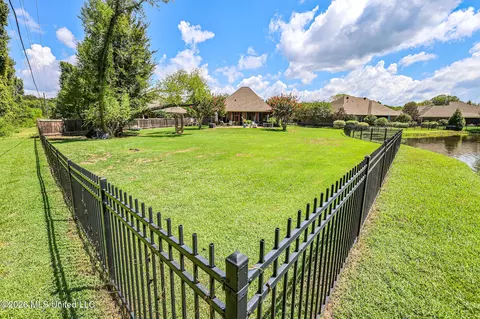 Exterior - 282 Lighthouse Ln, Brandon, MS 39047 photo 9 of 10
