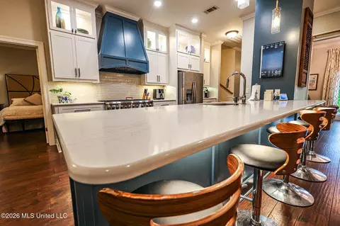 Kitchen - 282 Lighthouse Ln, Brandon, MS 39047 photo 8 of 11
