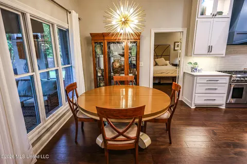 Dining - 282 Lighthouse Ln, Brandon, MS 39047 photo 2 of 2