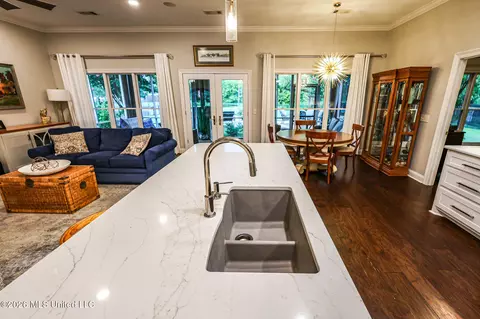 Kitchen - 282 Lighthouse Ln, Brandon, MS 39047 photo 6 of 11