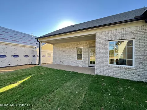 Exterior - 2144 Scott Meadows Ln, Hernando, MS 38632 photo 3 of 4