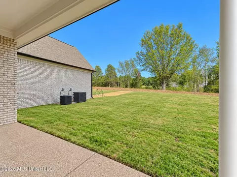 Exterior - 2144 Scott Meadows Ln, Hernando, MS 38632 photo 2 of 4