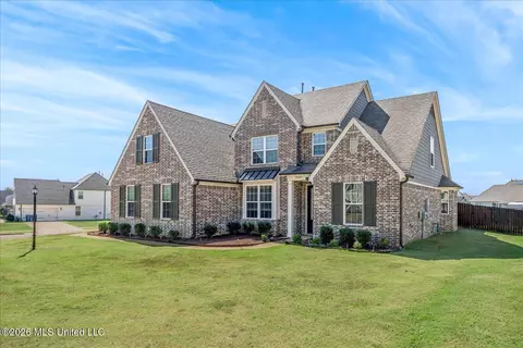Exterior - 13415 N Fields Ln, Olive Branch, MS 38654 photo 3 of 8