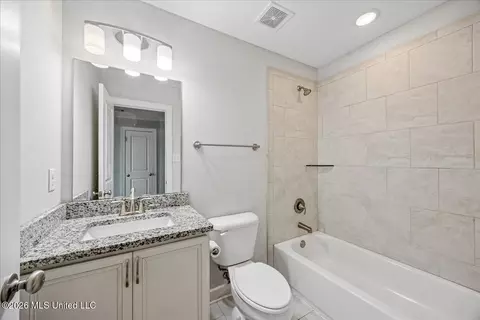 Bath - 13415 N Fields Ln, Olive Branch, MS 38654 photo 3 of 3