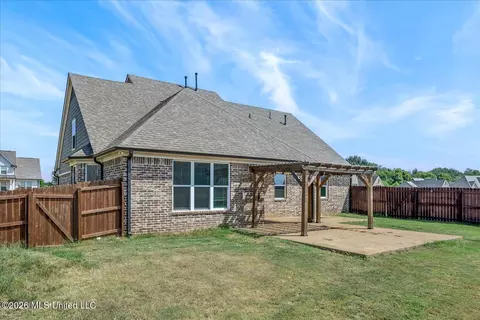 Exterior - 13415 N Fields Ln, Olive Branch, MS 38654 photo 7 of 8