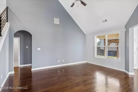 Living - 13415 N Fields Ln, Olive Branch, MS 38654 photo 3 of 6