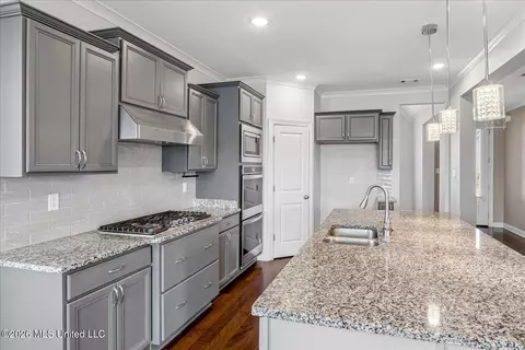 Kitchen - 13415 N Fields Ln, Olive Branch, MS 38654 photo 2 of 3