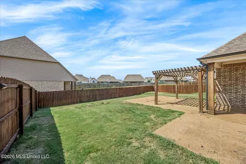 Exterior - 13415 N Fields Ln, Olive Branch, MS 38654 photo 8 of 8