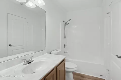 Bath - 19493 W Wortham Rd, Saucier, MS 39574 photo 2 of 2