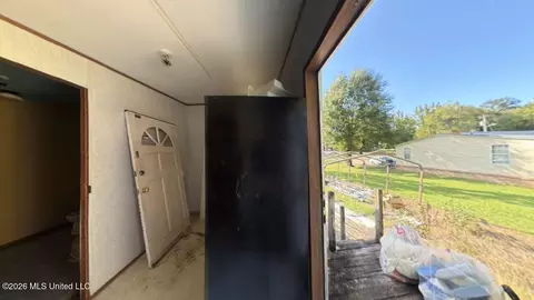 Entry Way - 2618 Maclean Rd, Jackson, MS 39209 photo 2 of 8