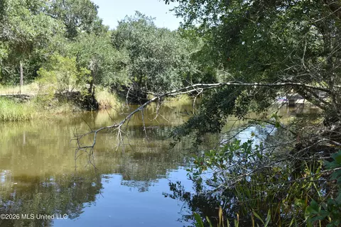 10018 E Bayou Rd, Bay Saint Louis, MS 39520
