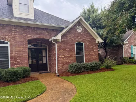 Exterior - 137 Vineyard Blvd, Brandon, MS 39047 photo 3 of 8