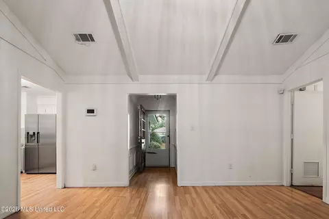 Entry Way - 173 Thousand Oaks Cir, Jackson, MS 39212 photo 1 of 1