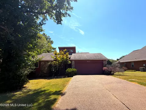 827 Tall Pine Cv, Southaven, MS 38671