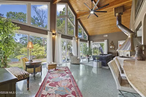 Entry Way - 11360 1st Cypress Cv, Hernando, MS 38632 photo 1 of 5