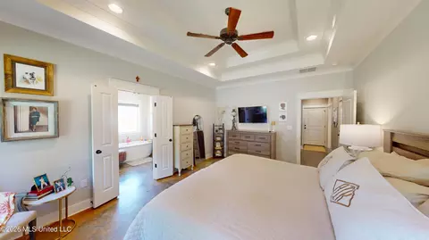 Bedroom - 856 E Woodford Cv, Hernando, MS 38632 photo 5 of 9