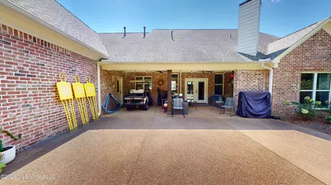 Exterior - 856 E Woodford Cv, Hernando, MS 38632 photo 6 of 8