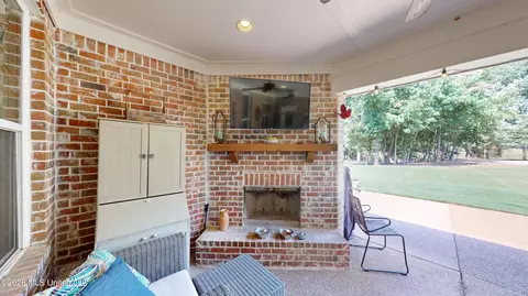 Exterior - 856 E Woodford Cv, Hernando, MS 38632 photo 5 of 8