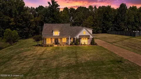 Exterior - 856 E Woodford Cv, Hernando, MS 38632 photo 2 of 8
