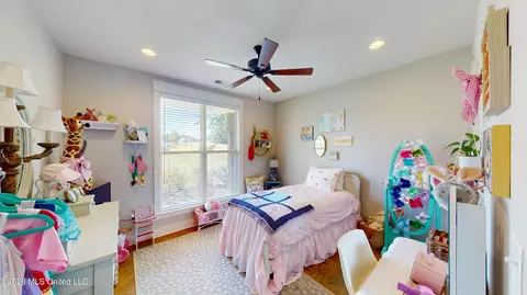 Bedroom - 856 E Woodford Cv, Hernando, MS 38632 photo 6 of 9