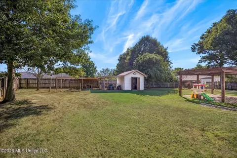 Exterior - 10475 Oak Leaf Dr, Olive Branch, MS 38654 photo 10 of 10