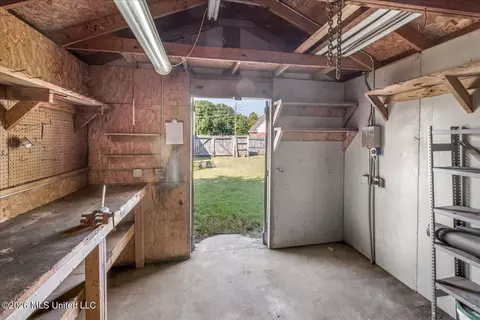 Other - 10475 Oak Leaf Dr, Olive Branch, MS 38654 photo 5 of 7