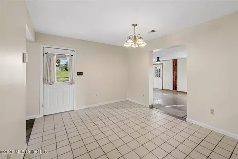 Dining - 10475 Oak Leaf Dr, Olive Branch, MS 38654 photo 1 of 1