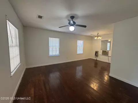 Living - 232 Mitchell Ave, Jackson, MS 39216 photo 1 of 3