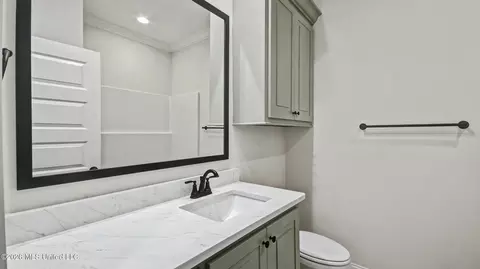 Bath - 447 Baleigh Way, Canton, MS 39046 photo 2 of 3