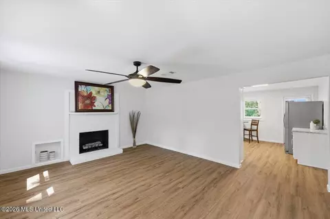 Living - 415 E Pine Ave, Mendenhall, MS 39114 photo 1 of 7