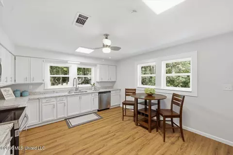 Kitchen - 415 E Pine Ave, Mendenhall, MS 39114 photo 1 of 3
