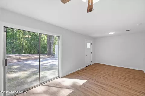Living - 415 E Pine Ave, Mendenhall, MS 39114 photo 7 of 7