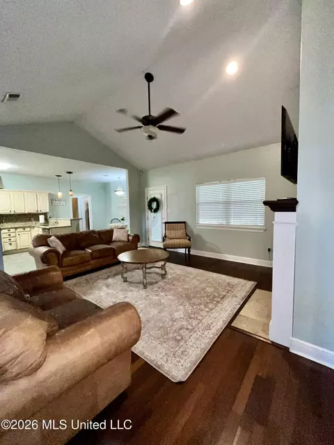 9248 Taylor Dr, Biloxi, MS 39532 photo 7