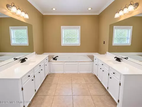 Bath - 806 Lindberg Ave, Natchez, MS 39120 photo 4 of 5