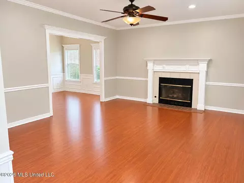 Living - 806 Lindberg Ave, Natchez, MS 39120 photo 1 of 6